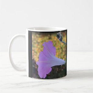 Rosa und goldene funkelnde Prunkwinde Kaffeetasse