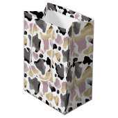 Rosa und goldene Kuh Print Birthday Geschenktasche Mittlere Geschenktüte (Vorderseite Schrägansicht)