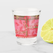 rosa und goldfarbener Hintergrund mit roter Farbe Schnapsglas (Vorderseite)