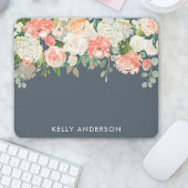 Rosa und graue Aquarellblume mit Ihrem Namen Mousepad
