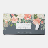 Rosa und graue Aquarellblume mit Ihrem Namen Schreibtischunterlage (Tastatur & Maus)
