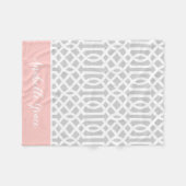 Rosa und Graue Gitter-Monogramm | Farben editierba Fleecedecke (Vorderseite (Horizontal))