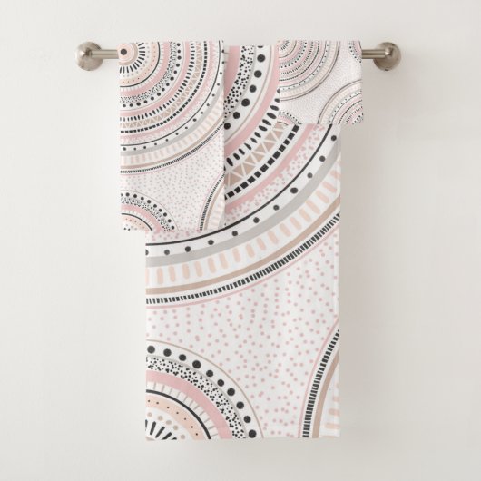 Rosa und graue Punkte und Striche Doodles Mandala Badhandtuch Set (Insitu)