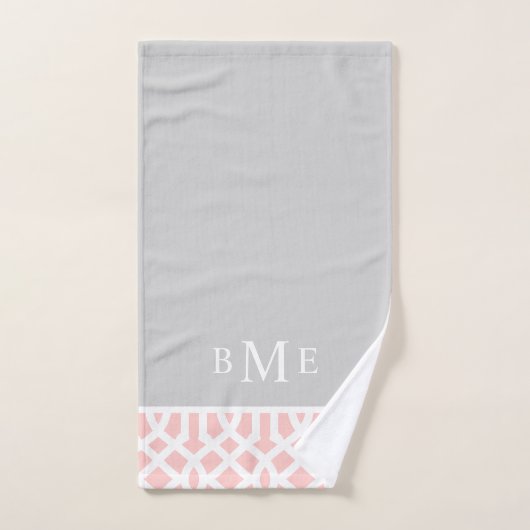 Rosa und graue Trellis Monogramm | Editierbare Far Badhandtuch Set (Handtuch)