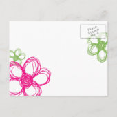 Rosa und grüne Wildblumen Save the Date Ankündigungspostkarte (Rückseite)