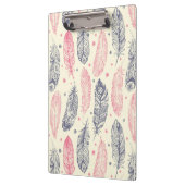 Rosa und lila ethnisches Feder-Muster Klemmbrett (Links)