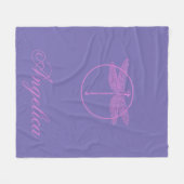 Rosa und Lila Fantasy-Libelle Fleecedecke (Vorderseite (Horizontal))