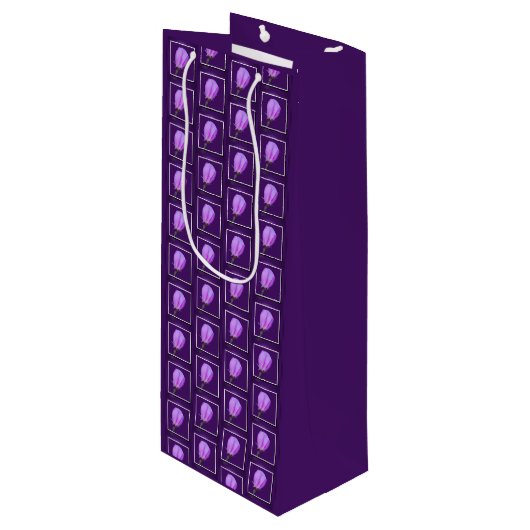 Rosa und Lila Frühjahrsmuster Geschenktüte Für Weinflaschen (Vorderseite Schrägansicht)