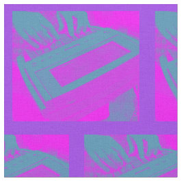 Rosa und lila Gericht, das über Steno Maschine DIY Stoff