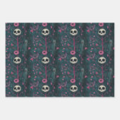 Rosa und Lila gotische Halloween-Skulls & Blume Geschenkpapier Set (Vorderseite)