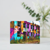 Rosa und Lila Graffiti Kunst | Ausgesetztes Gebäud Postkarte (Stehend Vorderseite)