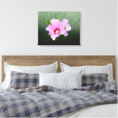 Rosa und Lila Hollyhock-Blume Leinwanddruck (Insitu (Schlafzimmer))