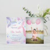 Rosa und Lila Meerjungfrau Schwänze Geburtstagsein Einladung (Stehend Vorderseite)