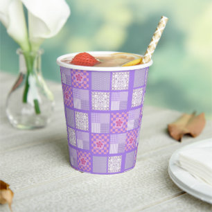 rosa und Lila Patchwork-Design Pappbecher