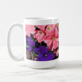 Rosa und Lila Petunias Kaffeetasse (Links)