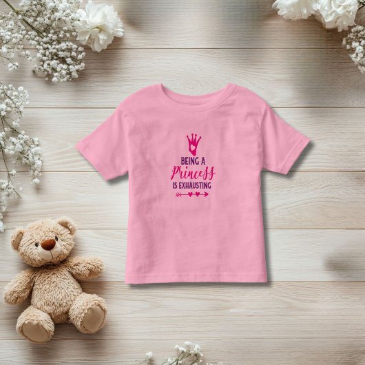 Rosa und Lila Prinzessin zu sein erschöpft Kleinkind T-shirt