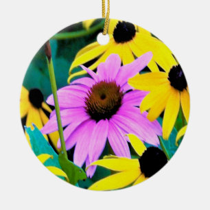 Rosa und lila Sonnenhut mit gelben Blumen Keramik Ornament