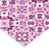 Rosa und Lila spanische Fliesen Tischdecke (Schrägansicht)