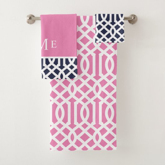 Rosa und Navy-Trellis-Monogramm Badhandtuch Set (Insitu)