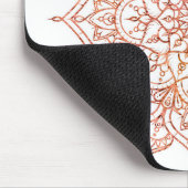 Rosa und Orange Mandala auf weißem Glam Mousepad (Ecke)