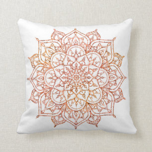Rosa und Orange Mandala auf weißem Glam Schönheit Kissen