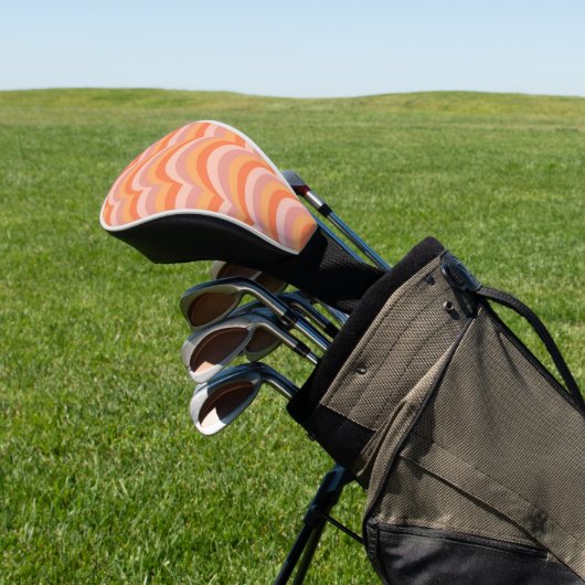 Rosa und orangefarbene Retro-Muster Golf Headcover (In SItu)