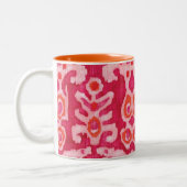 Rosa und orangefarbene Tribal Ikat Zweifarbige Tasse (Links)