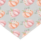 Rosa und orangefarbener Kürbisgrauer Hintergrund Kurzer Tischläufer (Ecke)