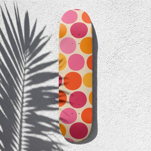Rosa und orangefarbener Retro-Inspirierter Polka-D Skateboard