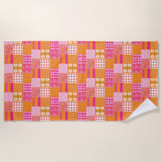 Rosa und orangefarbenes Blumen-Patchwork-Strandtuc Strandtuch
