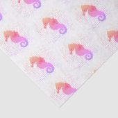 Rosa und orangefarbenes Seepferd im Hintergrund Seidenpapier (Ausschnitt)