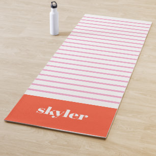 Rosa und rote moderne Streifen monogrammiert Yogamatte