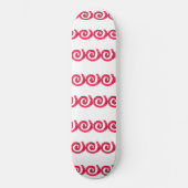 Rosa und rote Spiralmuster auf Weiß Skateboard (Vorderseite)