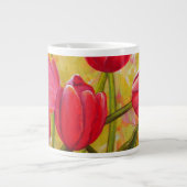 Rosa und rote Tulips Jumbo-Tasse (Vorderseite)