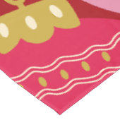 Rosa und rote Weihnachtsbaumchen Tischdecke (Schrägansicht)