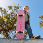Rosa und roter, klassischer Swash-Name Skateboard<br><div class="desc">Erstellen Sie Ihr eigenes elegantes Script Skateboard für sie. Passen Sie die Größe des modernen, geschwungenen, handgeschriebenen Schriftstils an, der in die LKWs und Räder passt. Wenn Sie die rote Farbe des Script-Schriftartes ändern, stellen Sie sicher, dass Sie den Karo verdoppeln, die Schattenfarbe passt zu Ihrer neuen Farbe. Ändern Sie...</div>