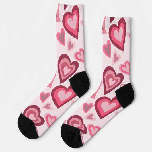 Rosa und rotes geschichtetes Herz Muster Socken (Linkes Detail)