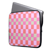 Rosa und sandbeiger Retro-Schachbrettmuster Laptopschutzhülle (Vorderseite Links)