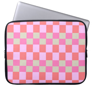 Rosa und sandbeiger Retro-Schachbrettmuster Laptopschutzhülle