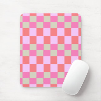 Rosa und sandbeiger Retro-Schachbrettmuster Mousepad