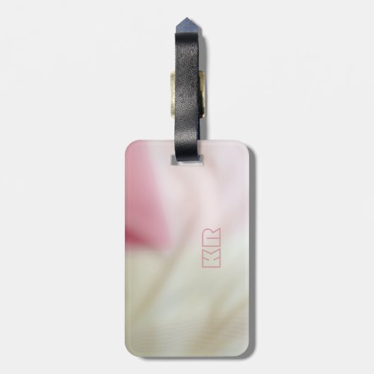 Rosa und satinierte Stoffe mit Ihren Initialen Gepäckanhänger (Rückseite vertikal)