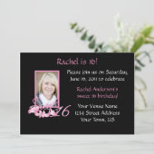 Rosa und Schwarz Sweet 16 Einladung (Stehend Vorderseite)