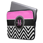 Rosa-und Schwarz-Zickzack Monogramm elegant Laptopschutzhülle (Vorderseite Links)