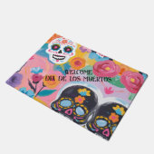 Rosa und schwarze Blütendia de Muertos Fußmatte (Schrägansicht)