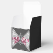 Rosa und schwarze Diamantschnecke 16 Geschenkschachtel (Geöffnet)