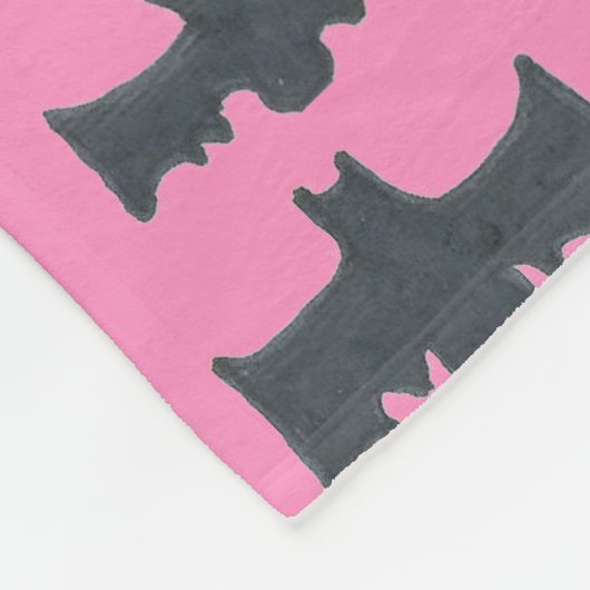 Rosa und schwarze Halloween-Fledermäuse Fleecedecke (Ecke)