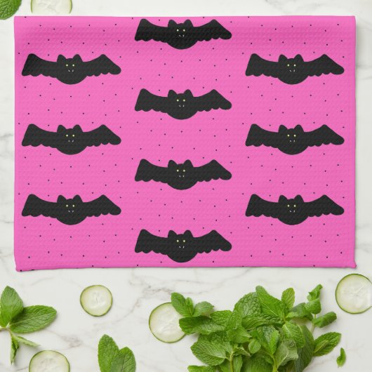 Rosa und schwarze Halloween-Fledermäuse Geschirrtuch (Gefaltet)