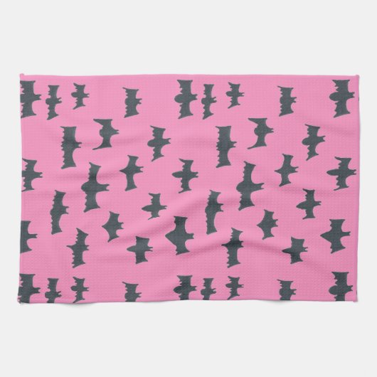Rosa und schwarze Halloween-Fledermäuse Geschirrtuch (Horizontal)