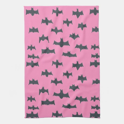 Rosa und schwarze Halloween-Fledermäuse Geschirrtuch (Vertikal)