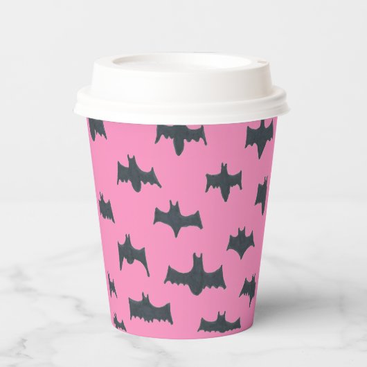 Rosa und schwarze Halloween-Fledermäuse Pappbecher (Vorderseite)